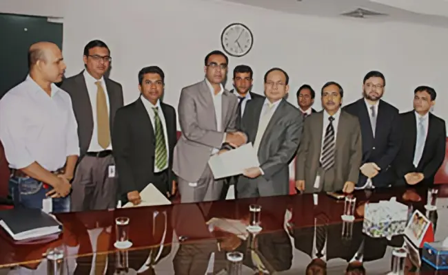 eDoc implementation agreement signed between MicroMac and One Bank